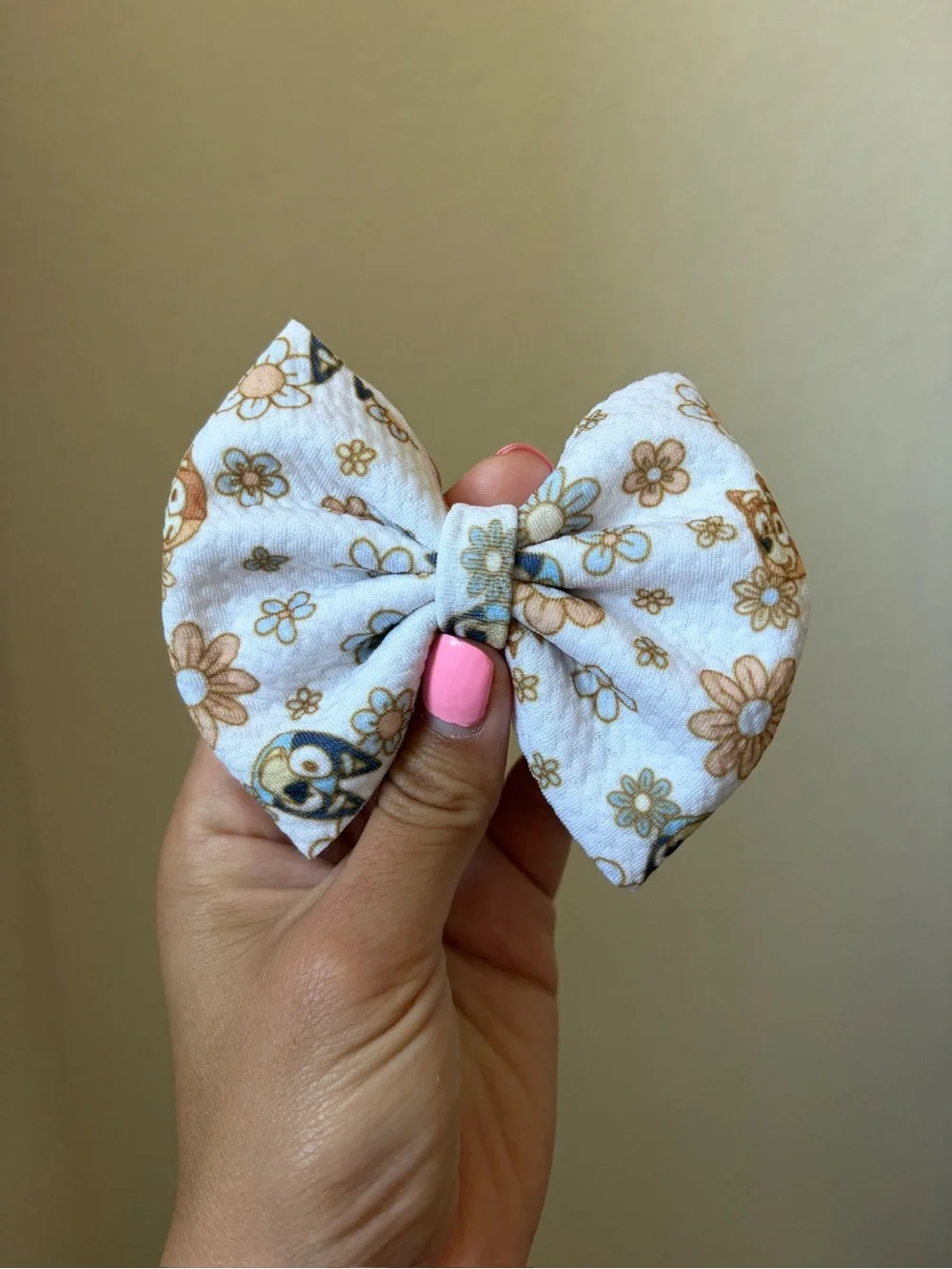 Floral Bow Hair Clip in White and Tan 4 inch